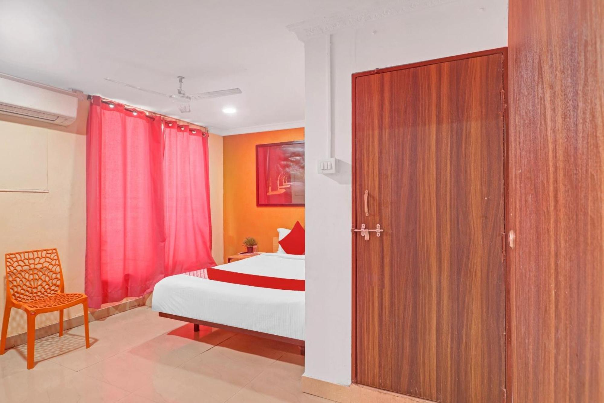 Hotel O New Lakeview Palace Hyderabad Exteriör bild
