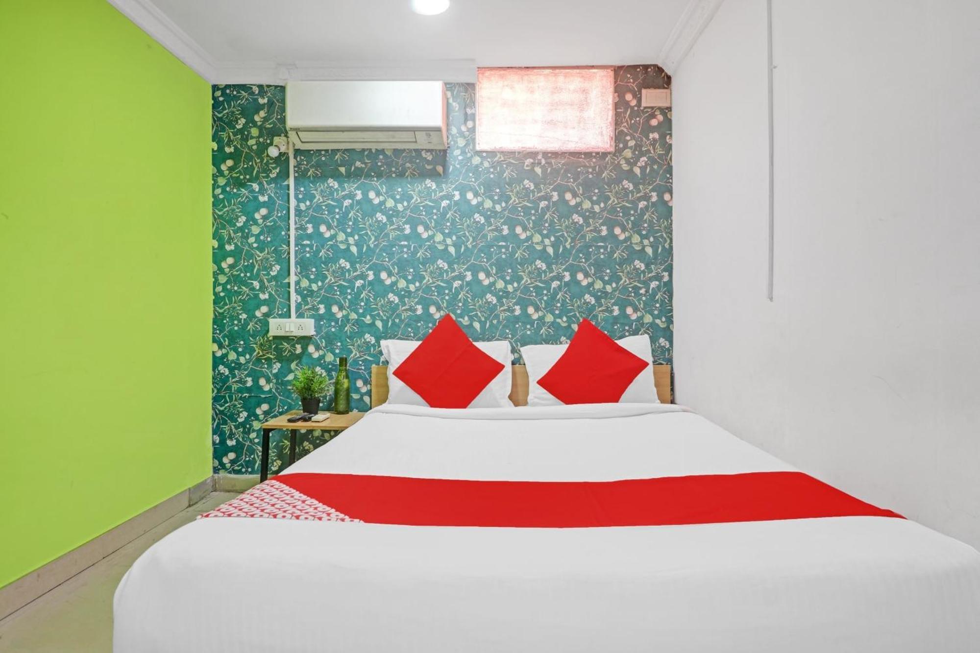 Hotel O New Lakeview Palace Hyderabad Exteriör bild